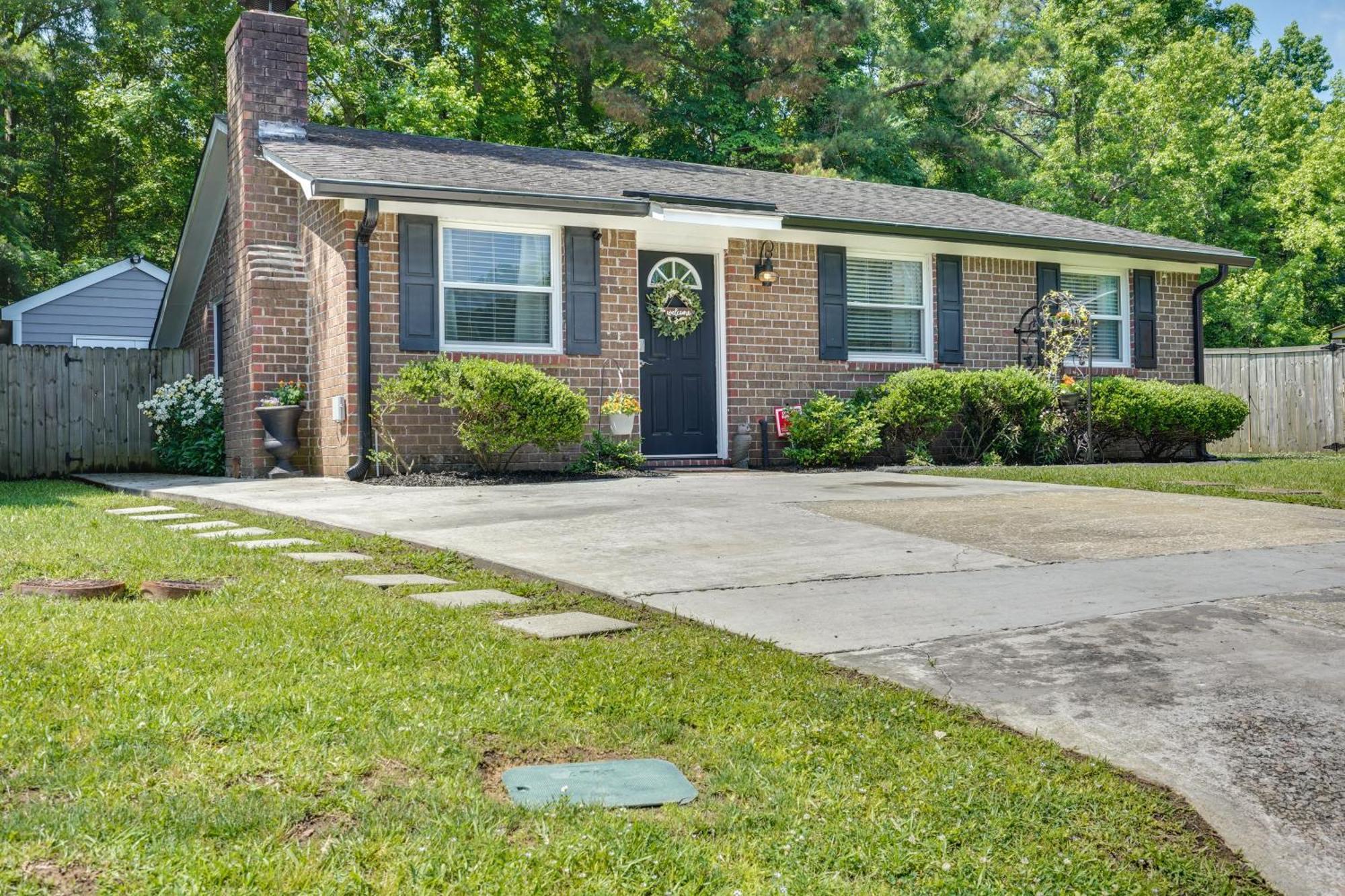 Cozy Goose Creek Escape With Patio And Grill Villa Exterior photo